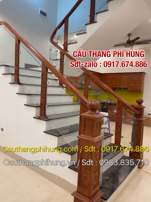 Cầu Thang Kính Tay Vịn Gỗ Đẹp . Lan Can Cầu Thang Kính Đẹp Tại Hà Nội