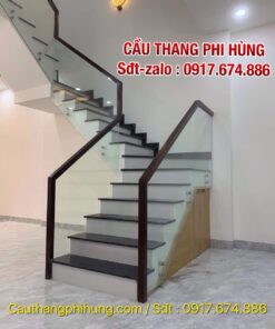 Cầu Thang Lan Can Kính Cường Lực . Cầu Thang Kính Đẹp Tay Vịn Gỗ Tại Hà Nội