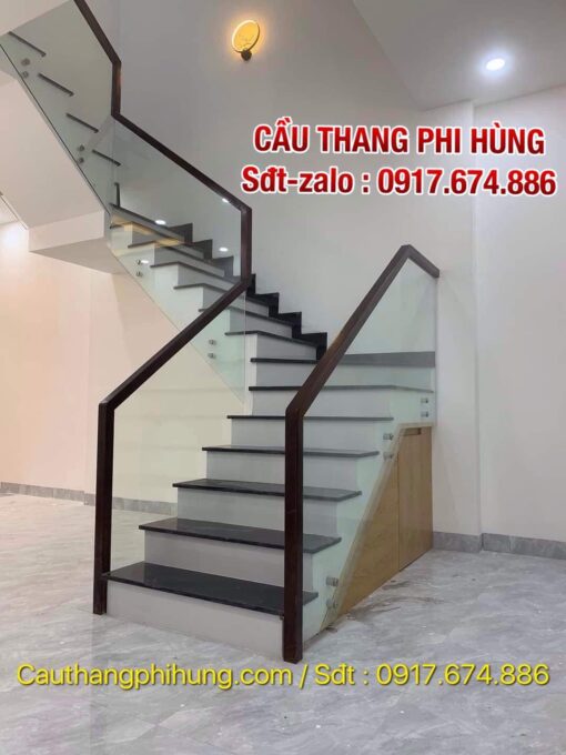 Cầu Thang Lan Can Kính Cường Lực . Cầu Thang Kính Đẹp Tay Vịn Gỗ Tại Hà Nội