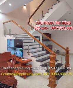 Cầu Thang Lan Can Kính Cường Lực . Cầu Thang Kính Đẹp Tay Vịn Gỗ