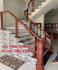 Mẫu Cầu Thang Kính Tay Vịn Gỗ . Cầu Thang Lan Can Kính Cường Lực