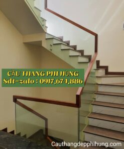 Cầu Thang Kính Đẹp Tay Vịn Gỗ . Mẫu Cầu Thang Kính Cường Lực Tại Hà Nội