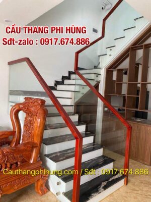 CẦU THANG KÍNH TAY VỊN GỖ TẠI VĨNH YÊN, VĨNH PHÚC