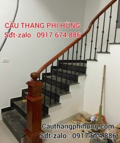 Mẫu Cầu Thang Sắt Tay Vịn Gỗ Đẹp. Cầu Thang Sắt Đẹp Tại Hà Nội
